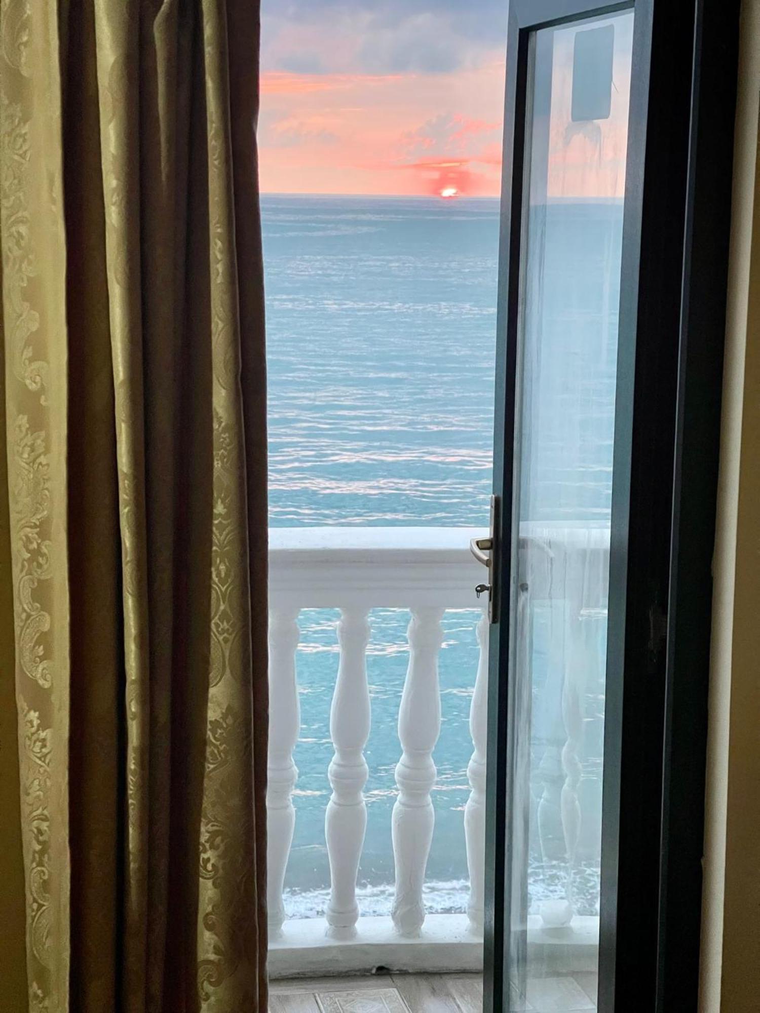 Hotel Tramonto Chakvi Kültér fotó